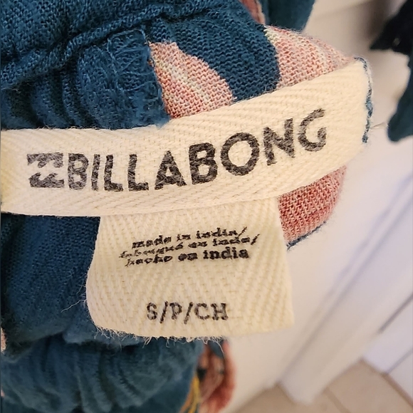 Billabong Floral jumpsuit Size Small - Picture 7 of 9